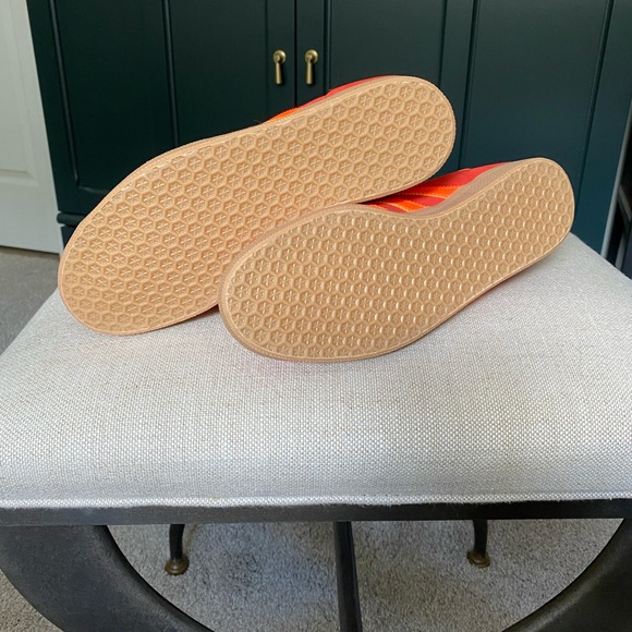 Adidas Gazelle Women’s Size 8 Red & Solar Orange Shoes NWT - Picture 7 of 11